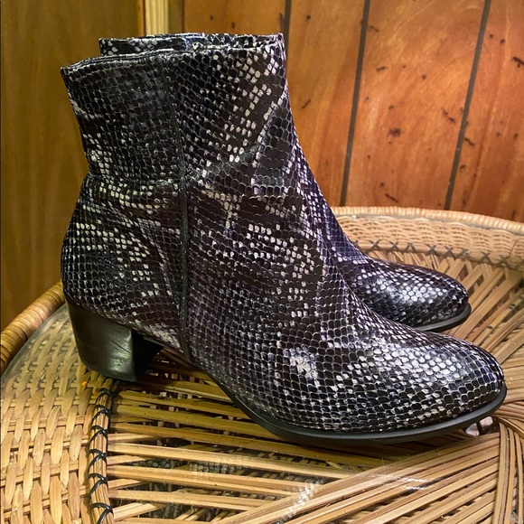 ecco snakeskin boots